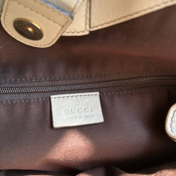 Like New & 💯 Authentic Gucci Hobo Shoulder Bag - Picture 7 of 10